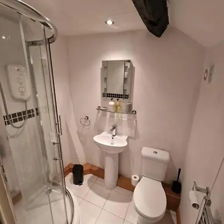 Holly Tree - 3 Bedroom