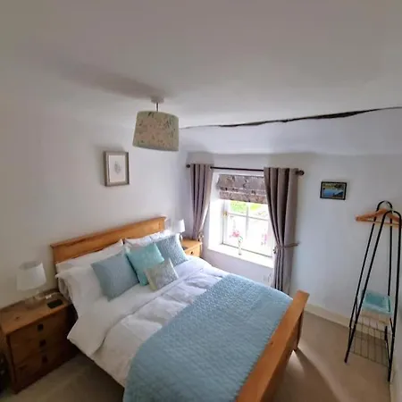 Holly Tree - 3 Bedroom *
